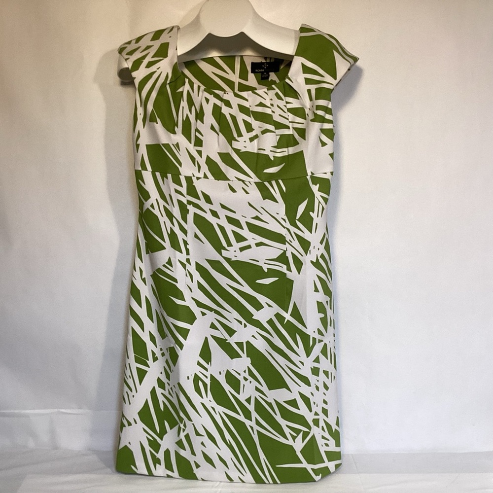Ronni Nicole Sheath dress Women’s size 10